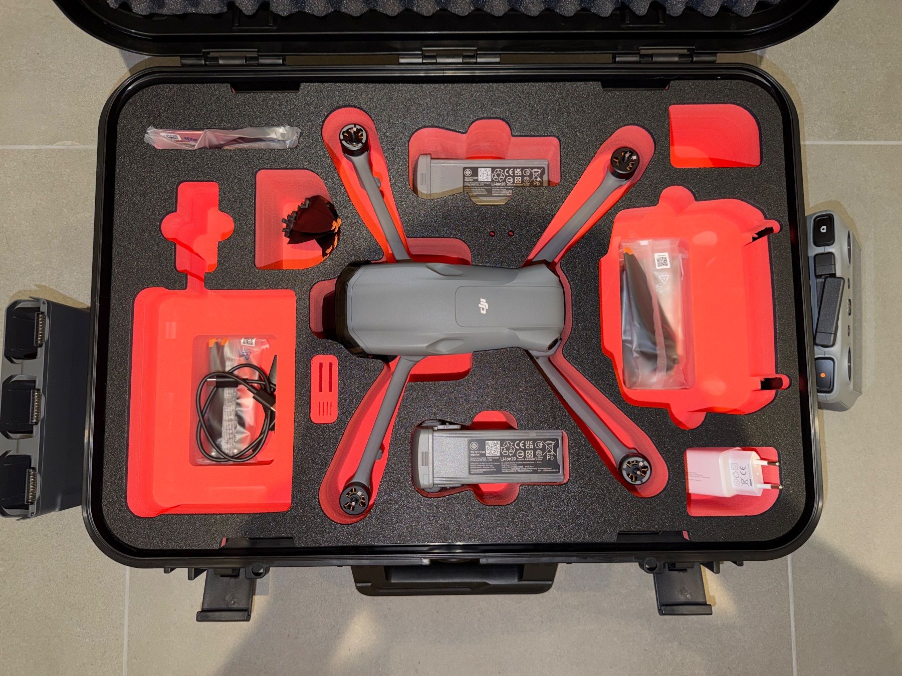DJI Modellismo RC: DJI Air 3 Fly more combo mit Koffer – Nuovo (secondo la descrizione) da Rekingen AG venduto da Aargauer_AG 3