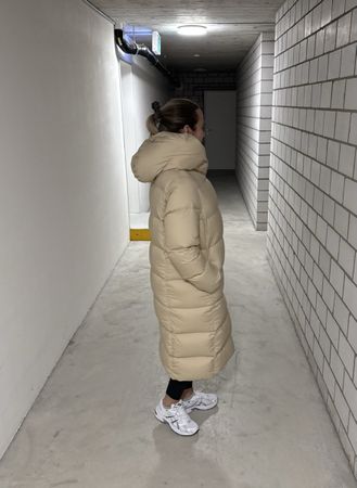 Aritzia Babaton Duvet Puffer M