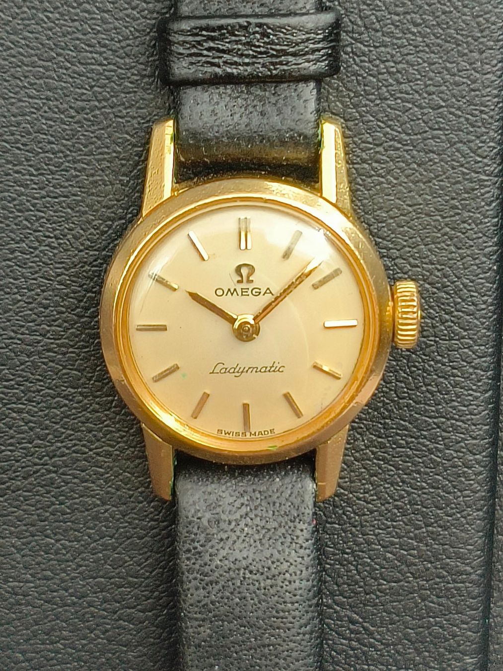 Omega Uhren: Omega – Gebraucht aus La Chaux-de-Fonds von curtitswisswatches