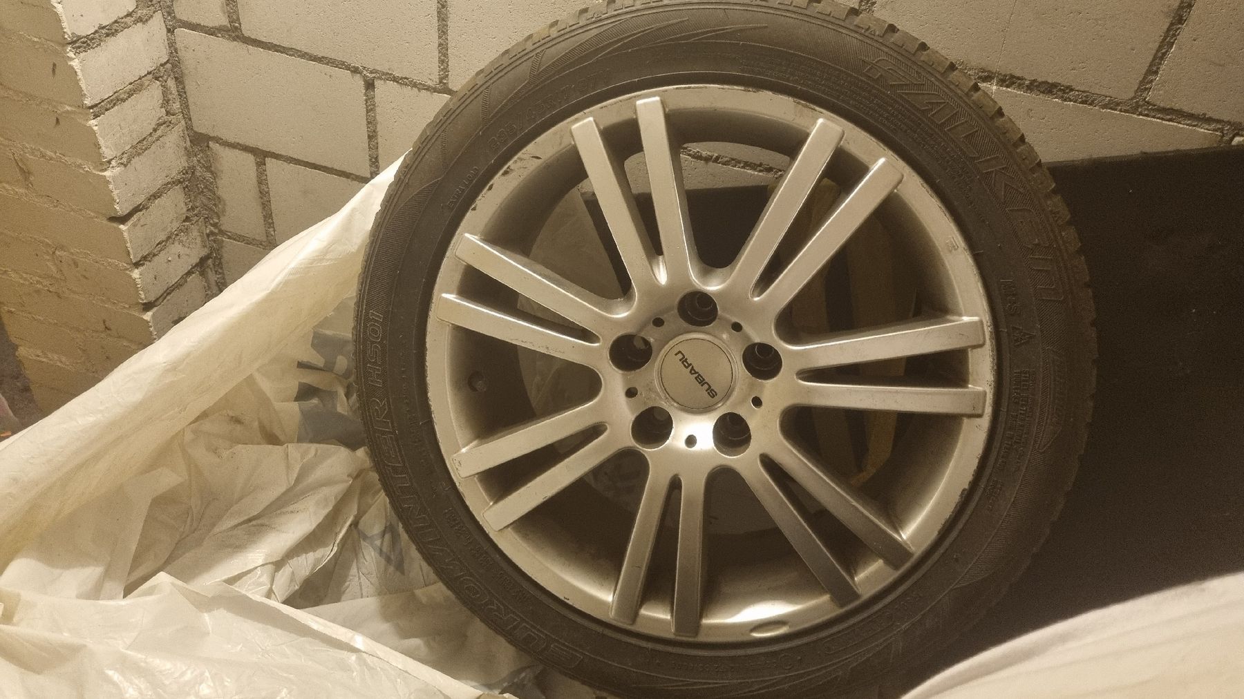 Pneus & Kompletträder: Subaru r17 235/45 set 4x  – Gebraucht aus Au ZH von Eltianor