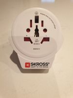 SKROOS Reiseadapter United Kingdom mit USB Ladeanschluss