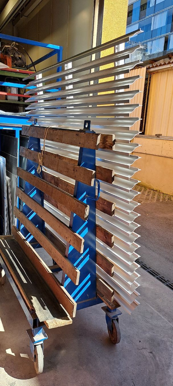 Lüftung: Alugitter Sichtschutz – Neu (gemäss Beschreibung) aus Zürich von WN-Metallbau 2