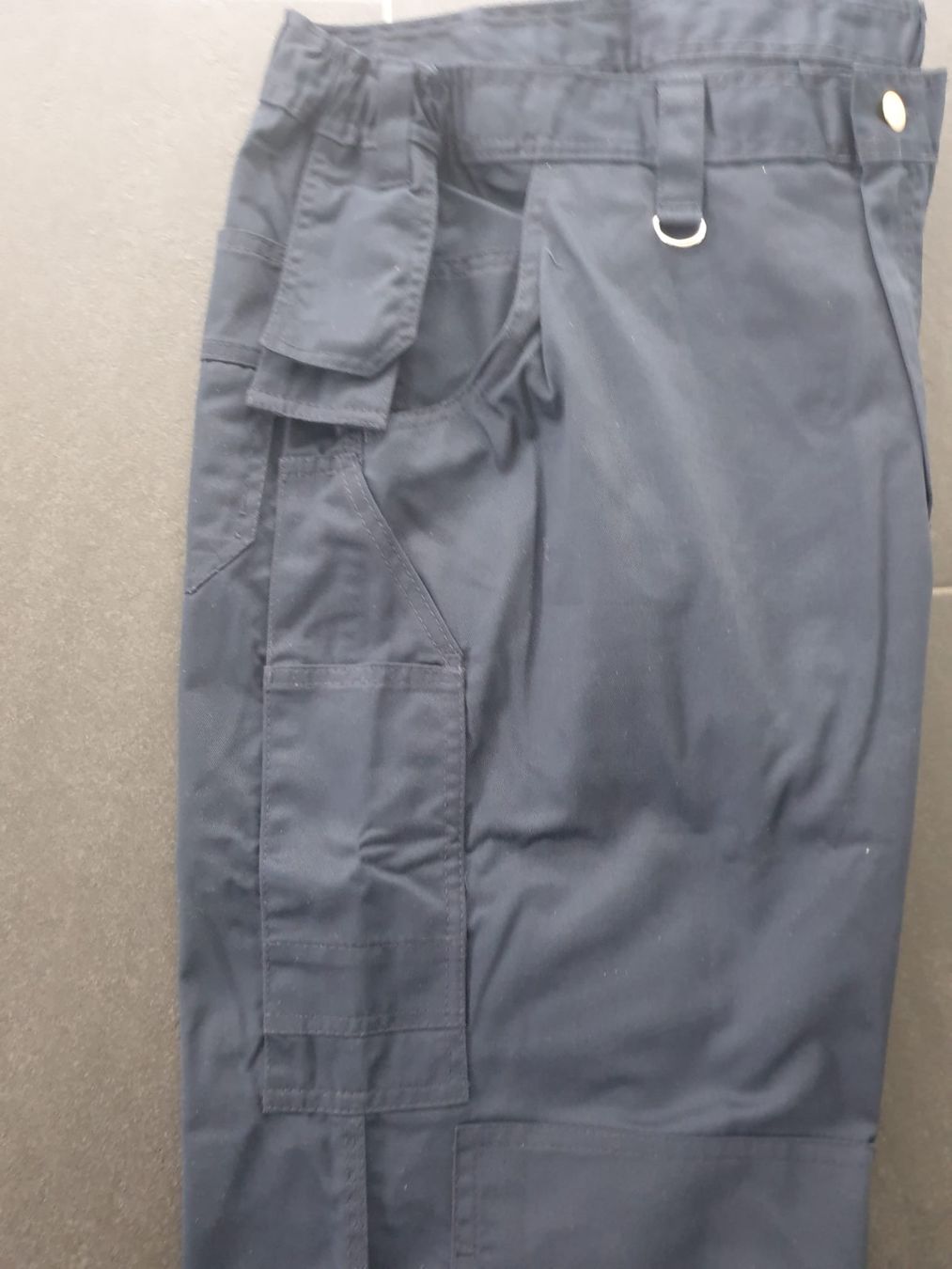 Pantaloni: Arbeits Schors Gr 48 Schwarz(NEU) – Nuovo (secondo la descrizione) da Bischofszell venduto da badza72