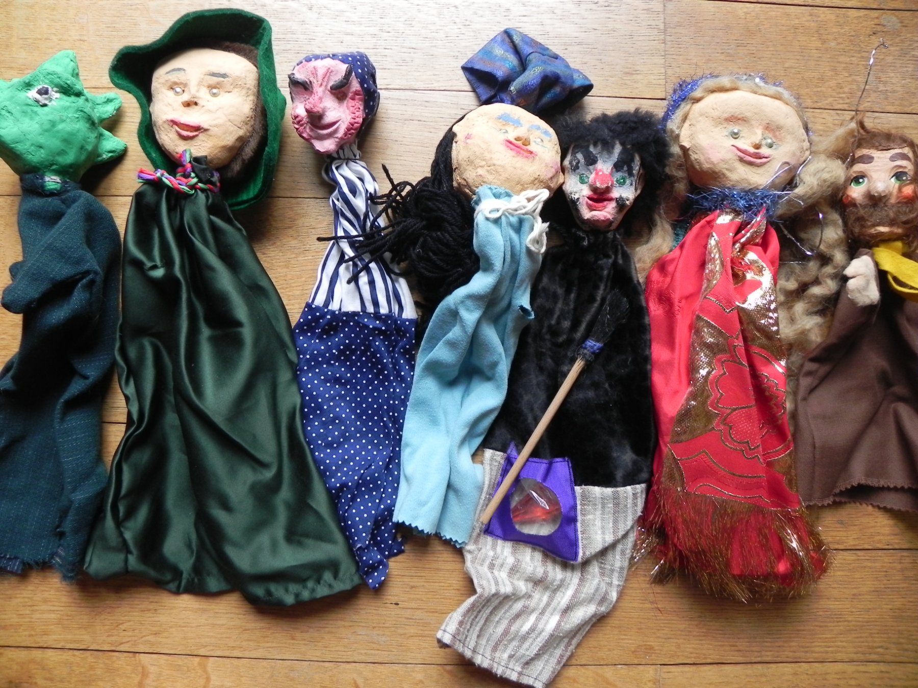 Spielzeuge: 7 Fingerpuppen selbstgemacht – Gebraucht aus Winterthur von Retan0 4