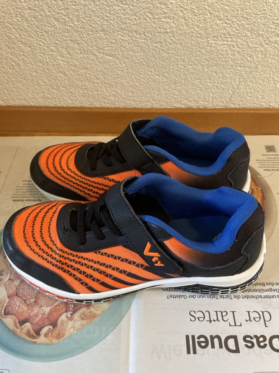 Dosenbach Scarpe per ragazzi: Kinder Turnschuhe, Grösse 36, Orange-Schwarz – Usato da Zürich venduto da Hikaru07Japan 3