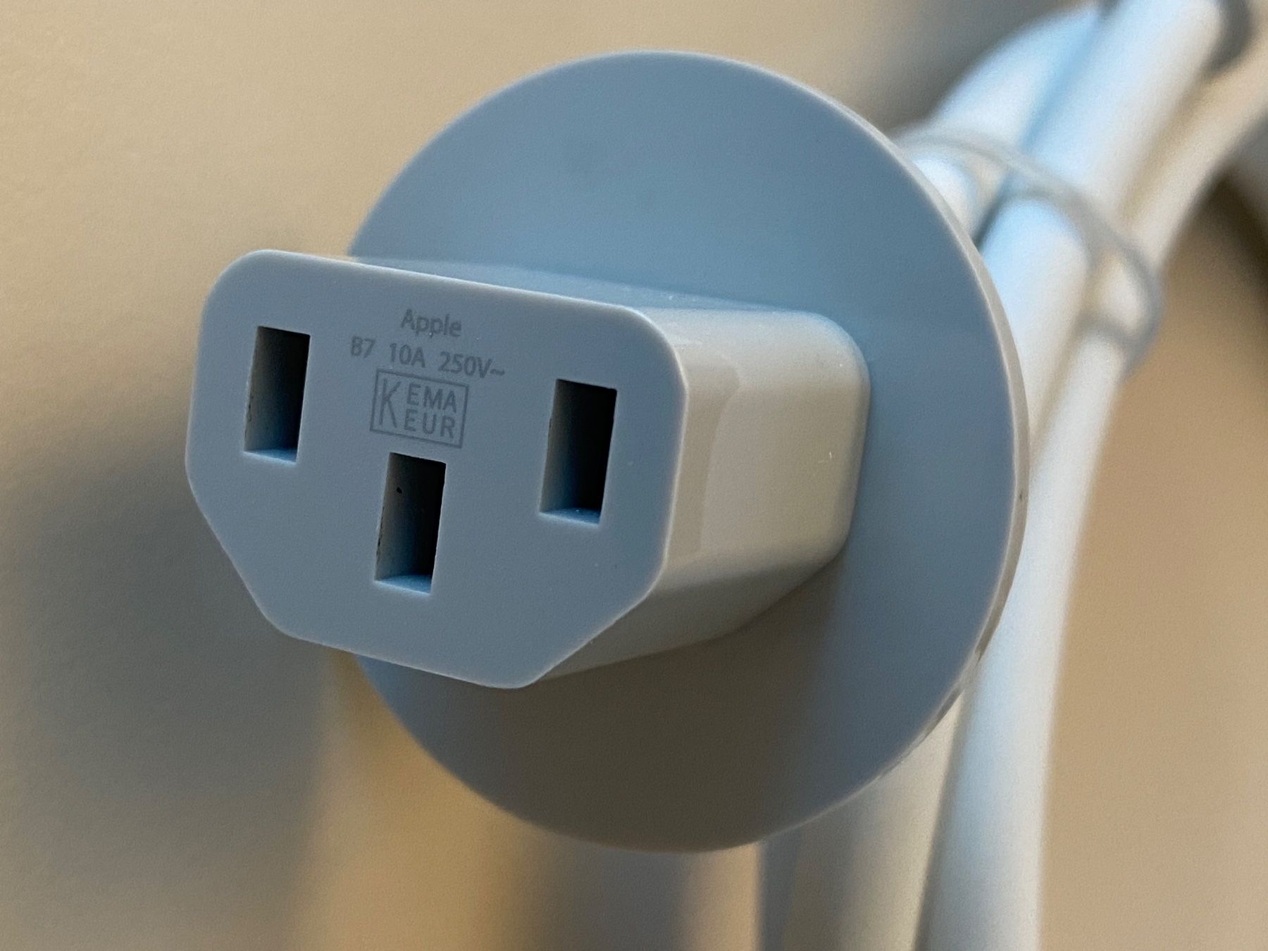 Apple Kabel: Apple iMac Stromkabel neuwertig, ca. 1.80m – Gebraucht aus obfelden von garenipa 2