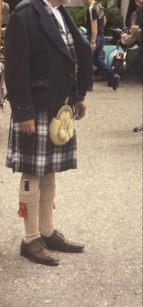 Uniformen: Schottische Highland-Uniform – Gebraucht aus Langwiesen von Ferrienland 1