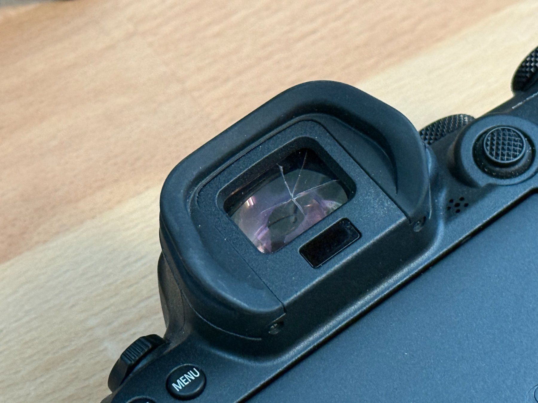 Canon Fotocamera: Canon R6 Mark II – Usato da Zürich venduto da Midpoint 1