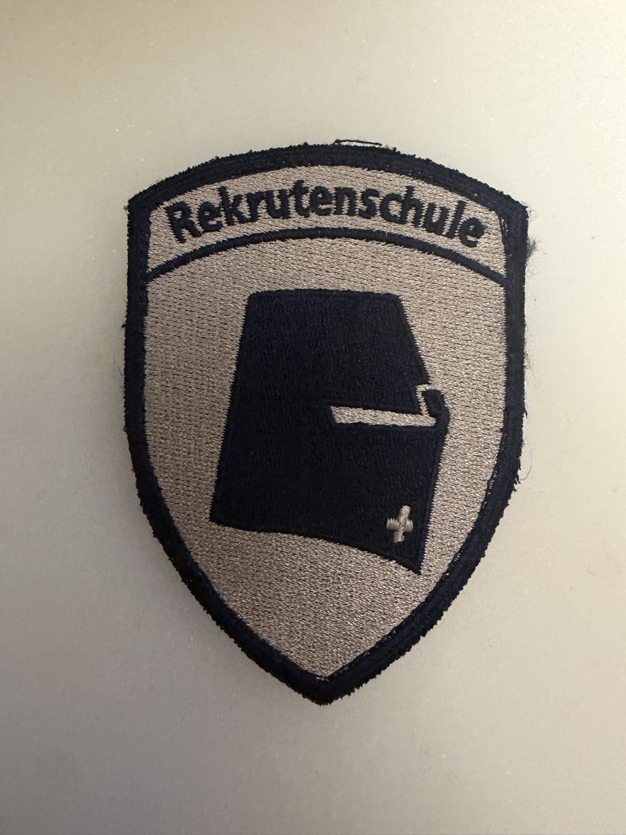 Schweizer Armee Placchette & Badge: Badge Panzer “Kaderschule” – Nuovo (secondo la descrizione) da Pregassona venduto da Sangiovese100