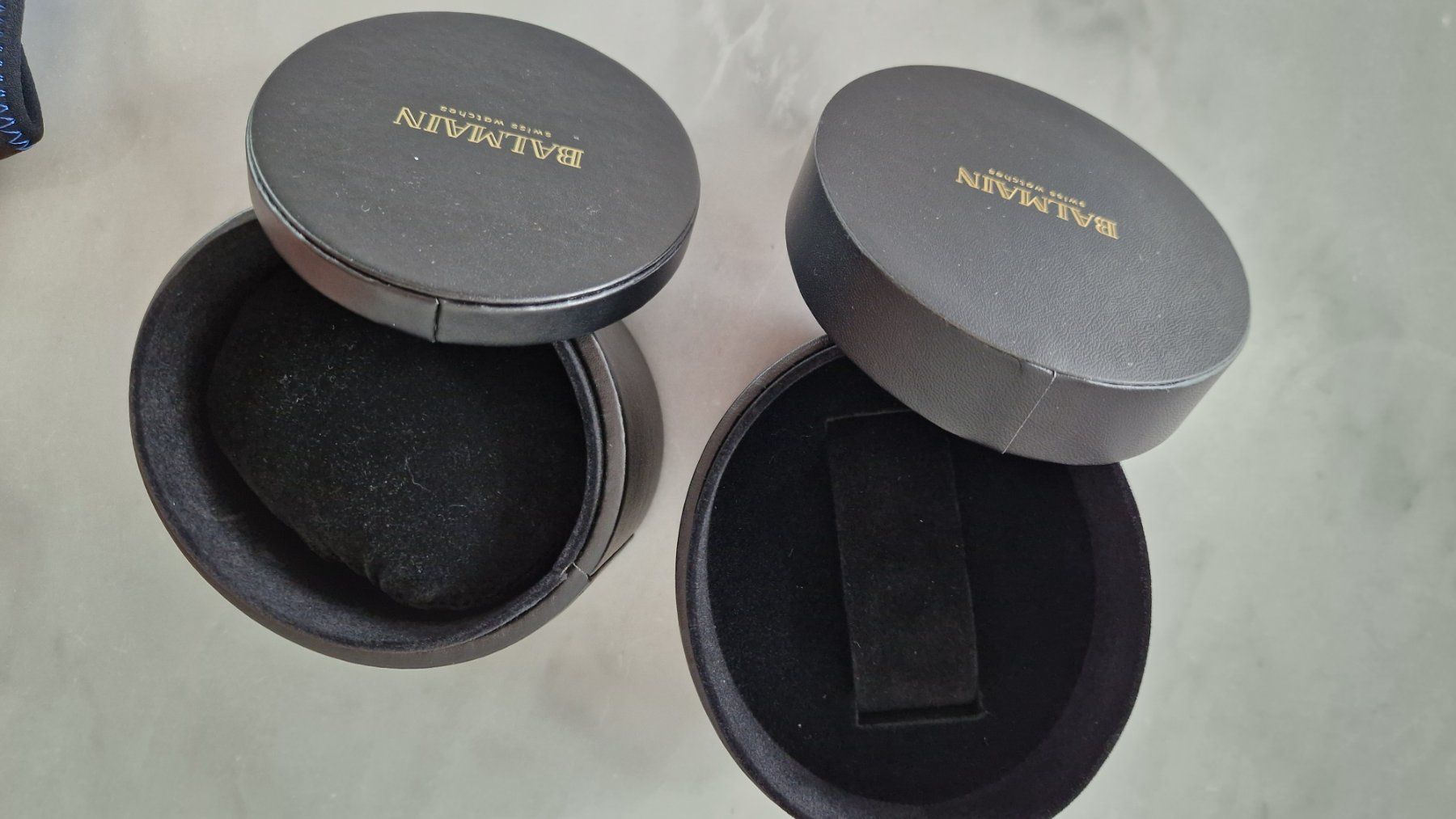 Scatole porta orologi: Balmain Uhrenboxen – Nuovo (secondo la descrizione) da Luzern venduto da buc_lq7z 1