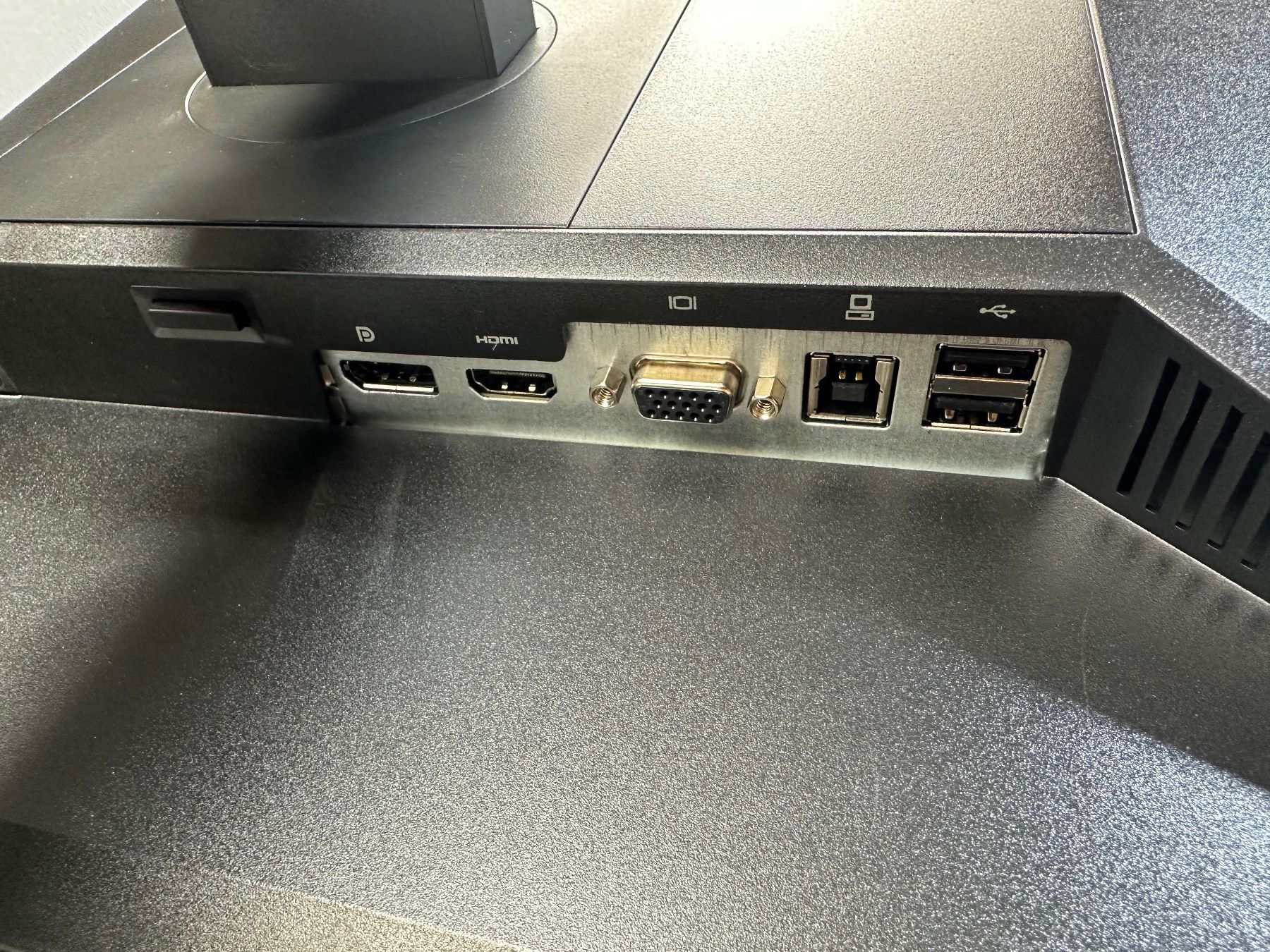 Hewlett Packard Monitor: Bildschirm, HP E24i G4 #4 – Usato da Laufenburg venduto da Sirluger 4