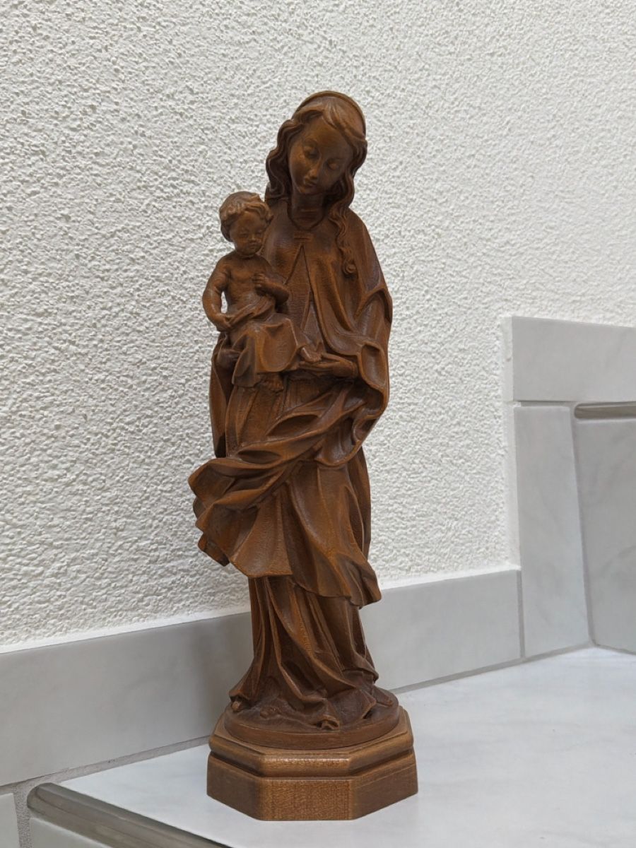 Sculptures & Statues: Madonna mit Kind, geschnitzt aus Holz. – D'occasion à Biberist par Momo33