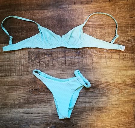 Mintfarbener Bikini Set Grösse S /  76B