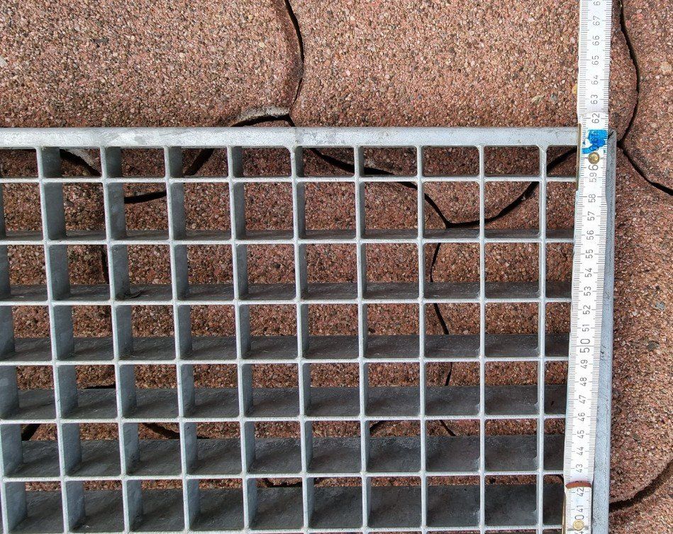 Gitter & Roste: Gitterrost, Metall – Gebraucht aus Zuzgen von ricard11 3
