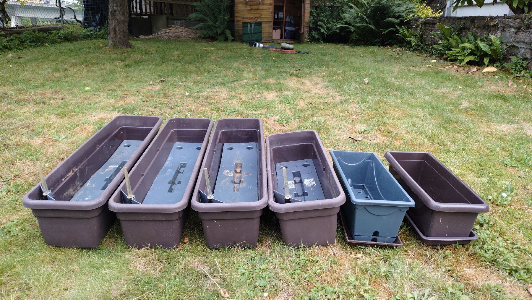Vasi per fiori: 6 Blumenkäste mit Wasserstands-Anzeige – Usato da Luzern venduto da sandy-mary 1