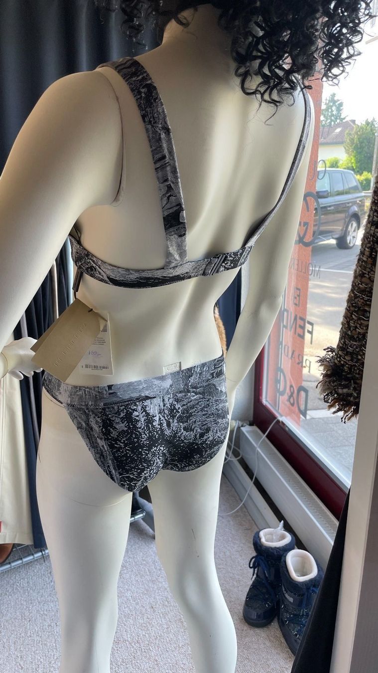 Burberry Costumi da bagno & Bikini: Burberry Bikini – Nuovo e nell'imballaggio originale da Lachen SZ venduto da HelvetiaLuxury 1