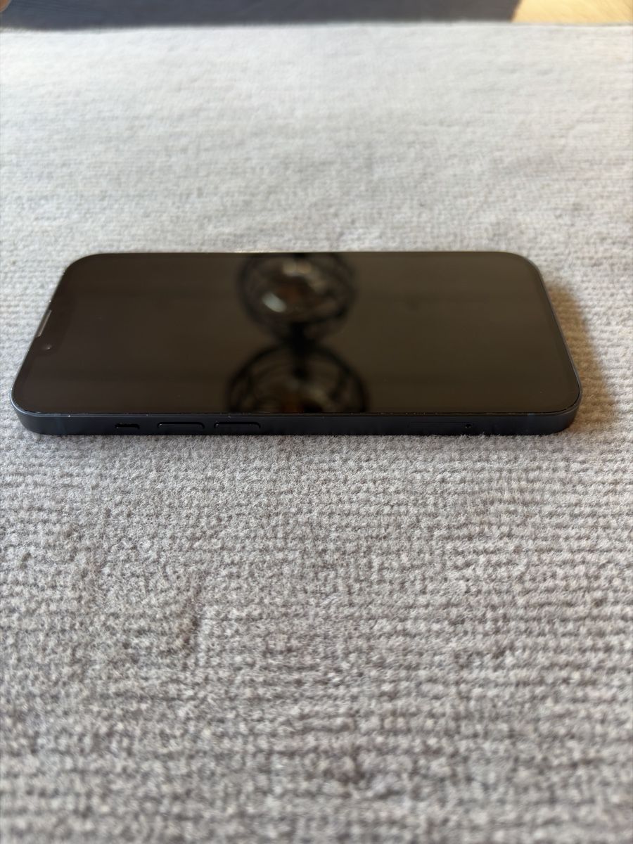 Apple Telefoni cellulari / Smartphones: iPhone 13 | 128 GB | Midnight (schwarz) – Usato da Utzenstorf venduto da 0ASI5 6