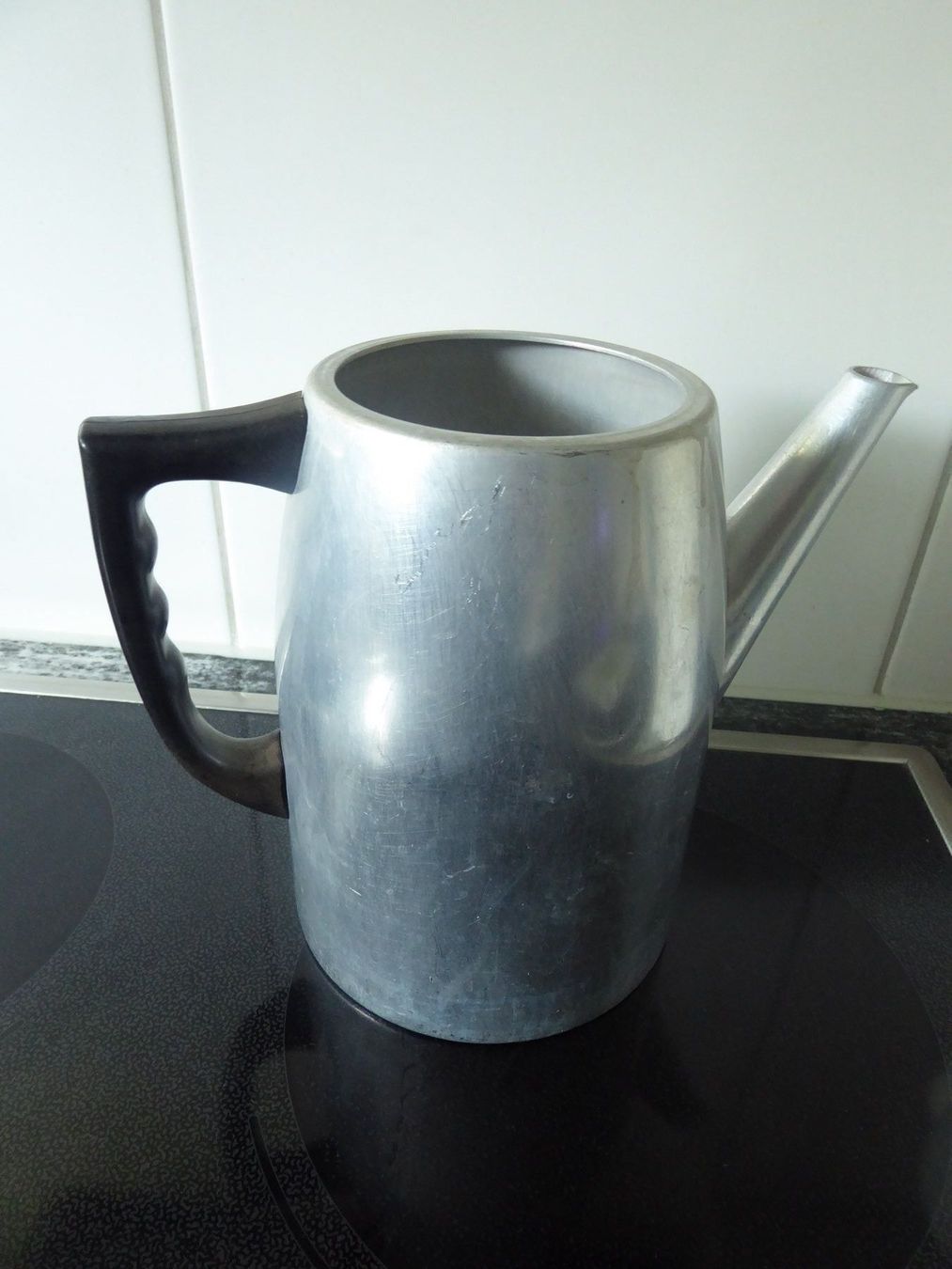 Carafes: alter Krug 2 Liter aus Alu – D'occasion à Zürich par Chaeffeler 1