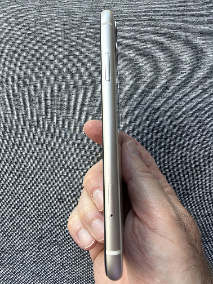Apple Telefoni cellulari / Smartphones: iPhone 11- 128 GB - Blanc  – Usato da Troinex venduto da Tschoop 2