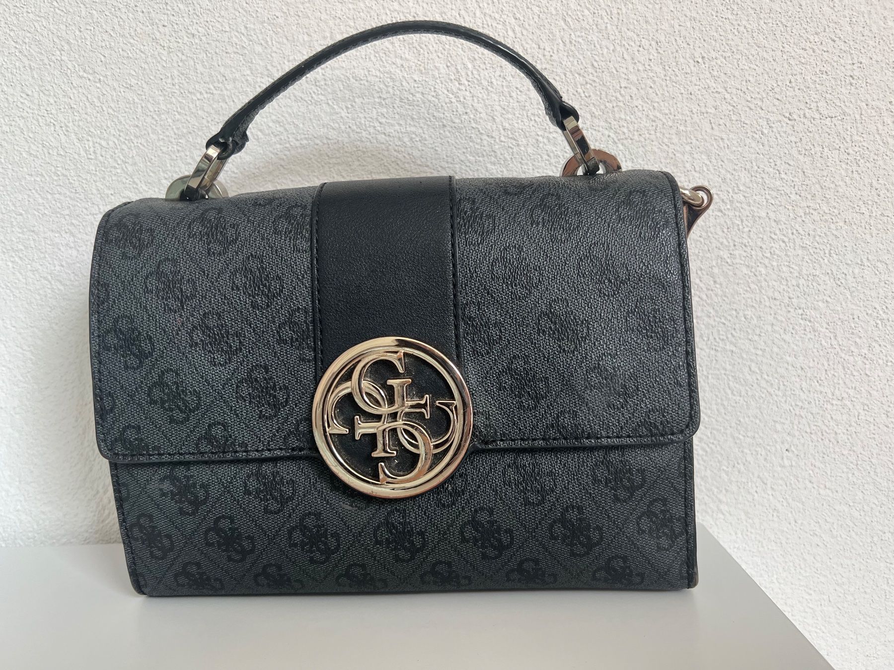 Guess Taschen für Damen: Guess Tasche – Gebraucht aus Schaffhausen von mary.d