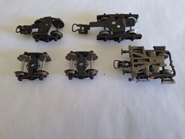 Märklin HO. 5 divers bogies pour wagon , selon photos