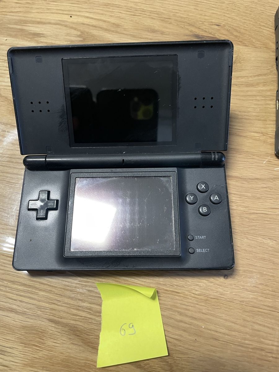 Nintendo Console: Nintendo DS Lite Schwarz – Usato da Bazenheid venduto da Toni0141