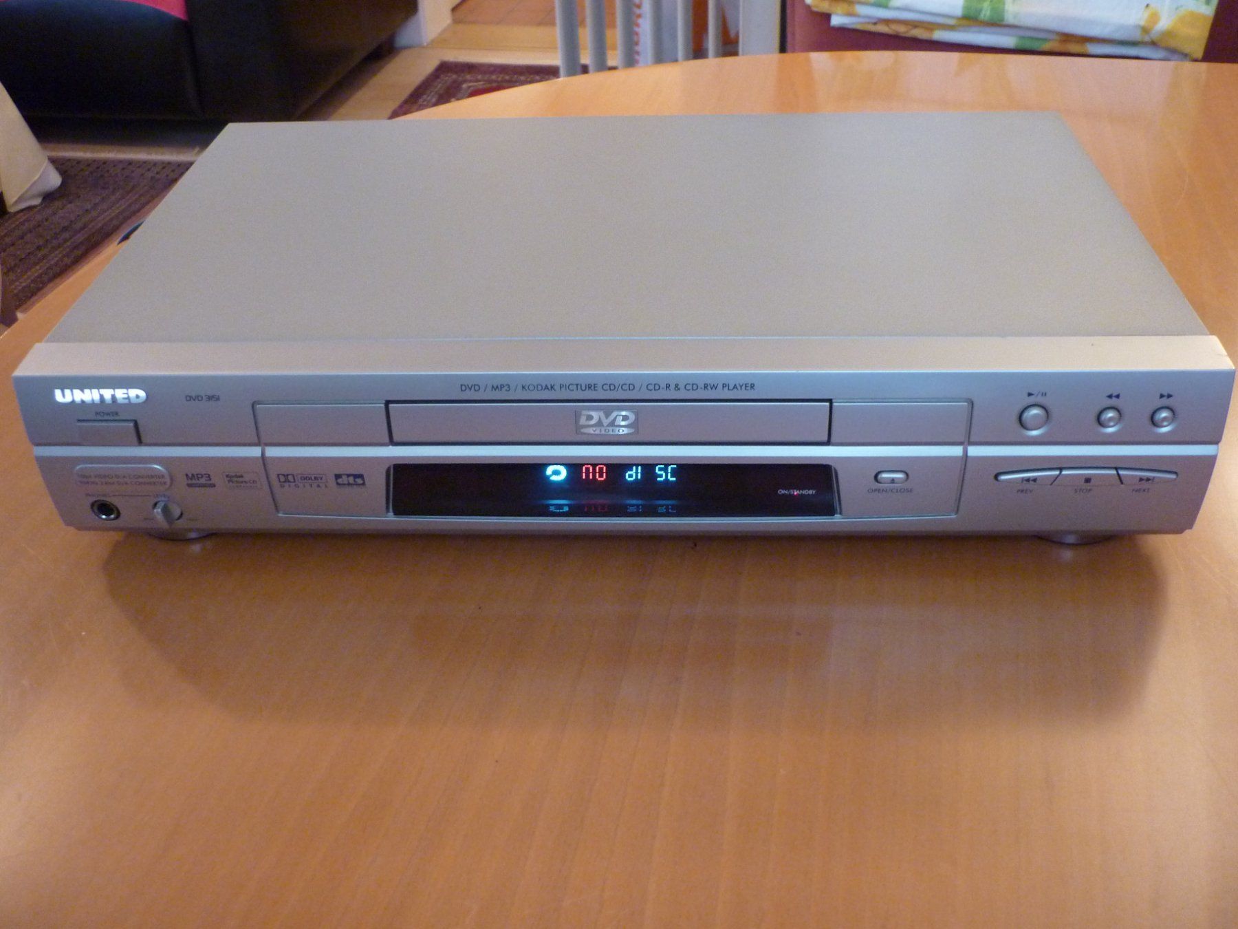 Alle DVDs: United DVD 3151 DVD-Player Silber – Gebraucht aus Zürich von gallienus 8