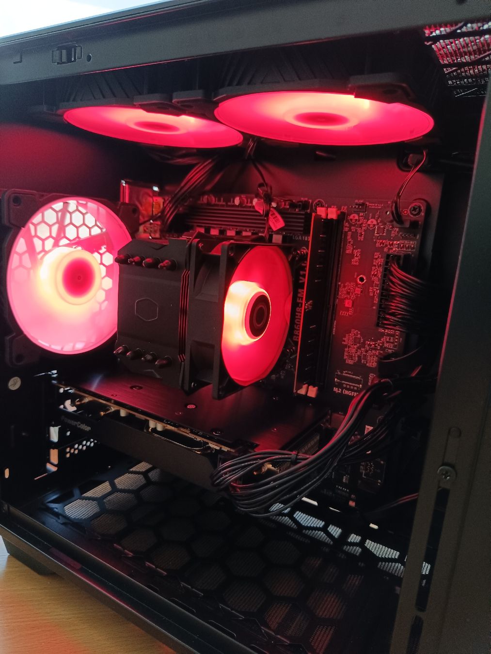 Intel PC: Gaming PC Intel Core Ultra 5, 32GB RAM, AMD RX 7600, Win 11 – Nuovo (secondo la descrizione) da Sitterdorf venduto da phoenix_85 2