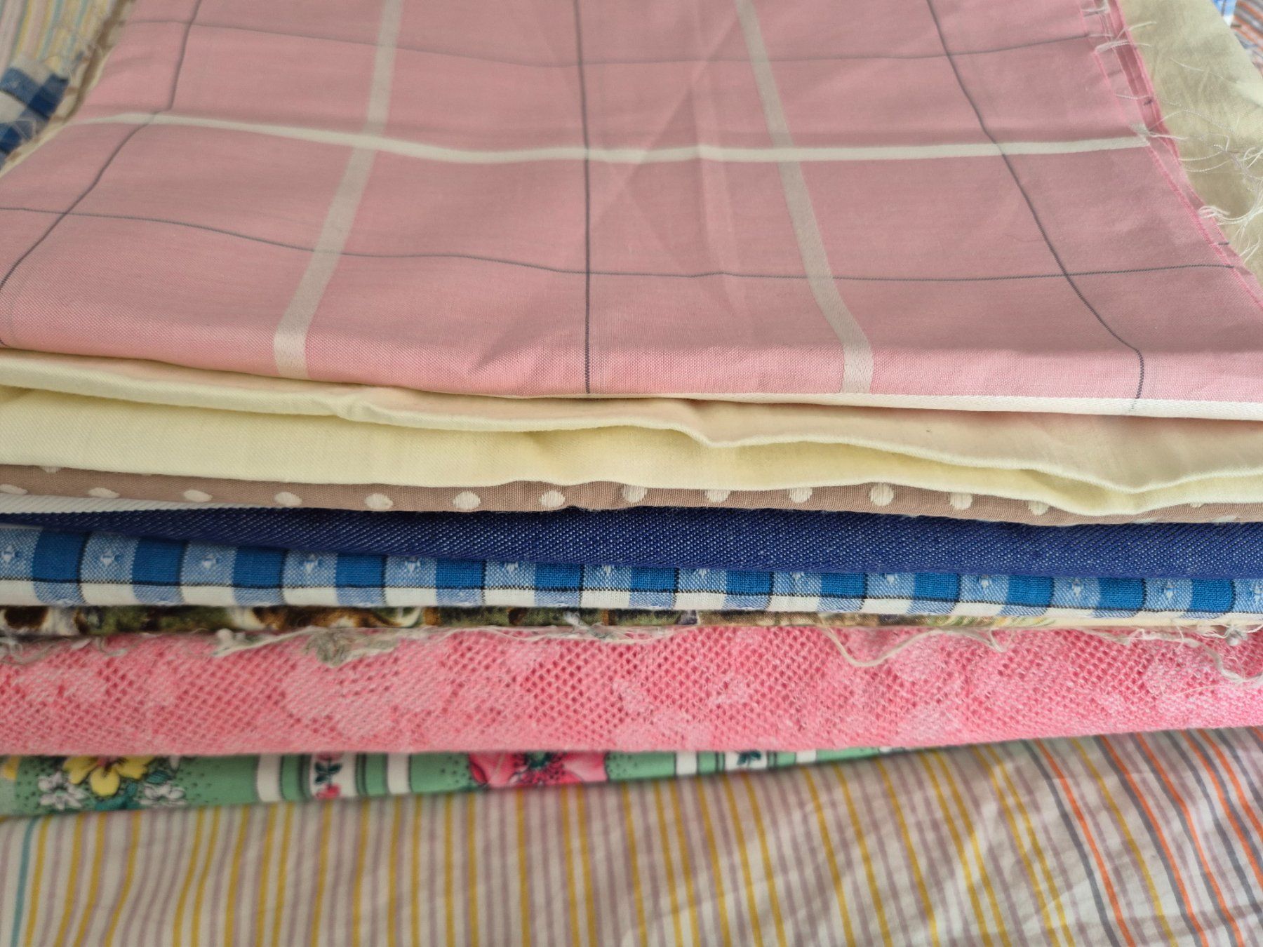 Tessuti: Diverse Stoffreste: Patchwork, Nähen, Basteln – Nuovo (secondo la descrizione) da Bern venduto da aronari 4