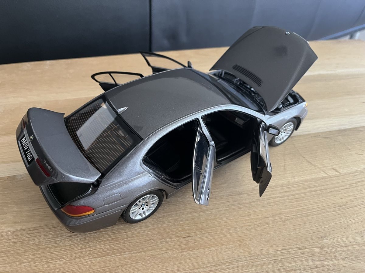 Kyosho Modellini d'auto: BMW 745i 1/18 Kyosho!! – Nuovo (secondo la descrizione) da Léchelles venduto da Mlinspiration 3