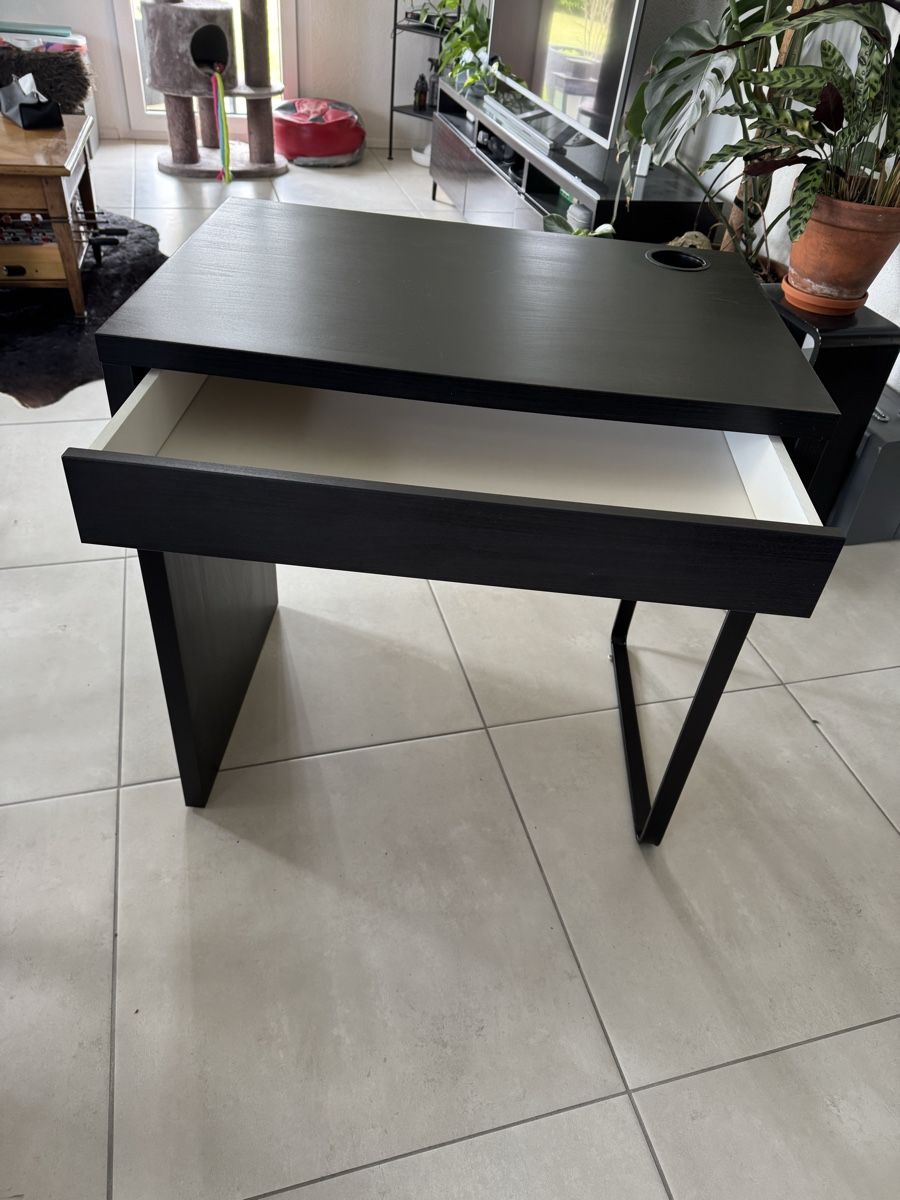 Scrivanie: Bureau IKEA MICKE – Usato da Middes venduto da KimCore 1