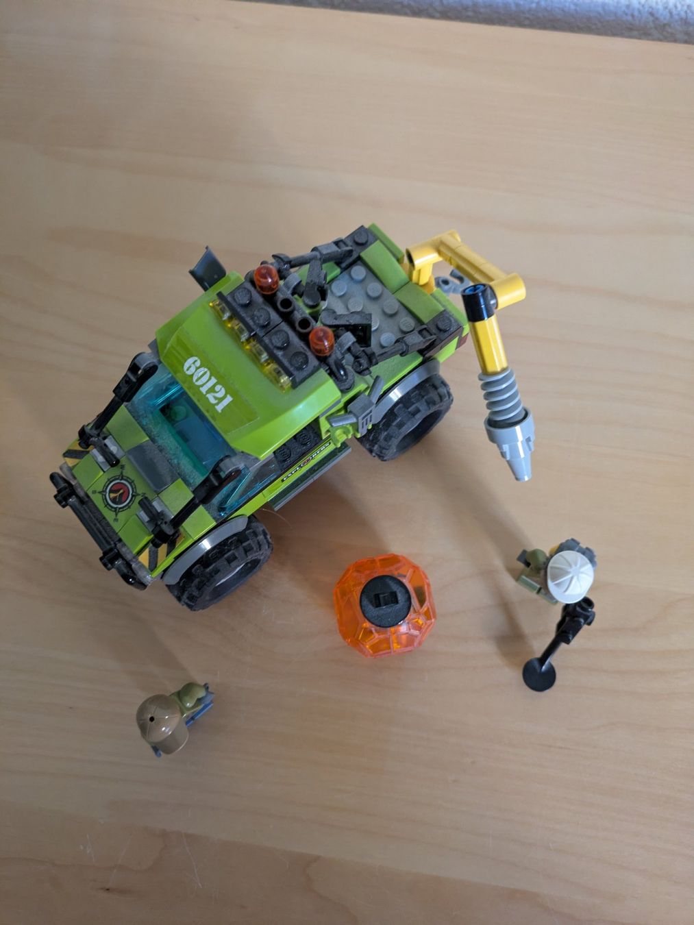 Lego Spielzeuge: LEGO City 60121 Vulkan-Forschingstruck – Gebraucht aus winterthur von dsy_grj8 1