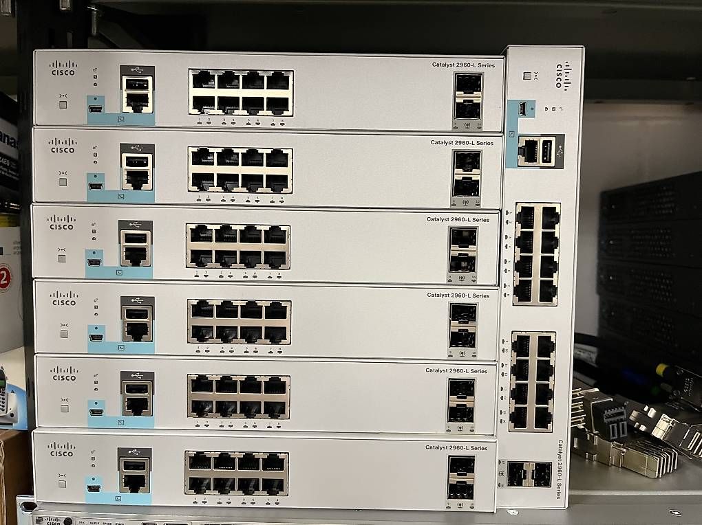 Hub & Switch: 7x Cisco switch 2960-L – Usato da Morbio Superiore venduto da micm74