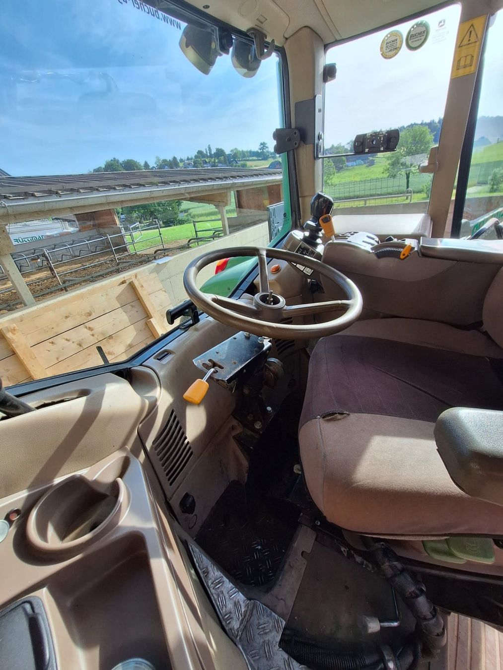 John Deere Trattori: John Deere 6930 Autopower mit RÜFA – Usato da Ballwil venduto da bohrmeister 6