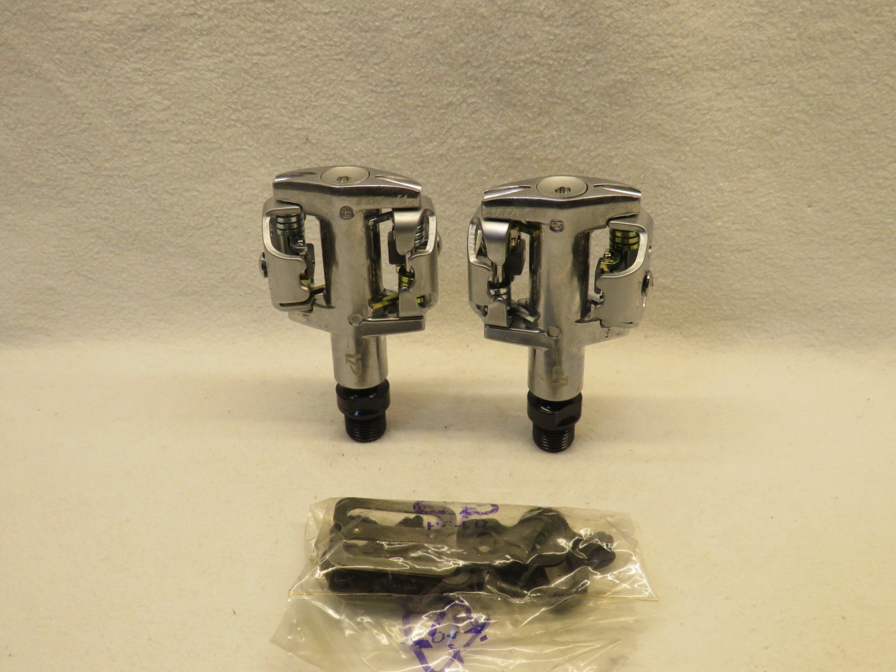 Ersatzteile: 3x VP -Components Clipless Pedals Compatible Alloy – Neu (gemäss Beschreibung) aus Elsau von MANWITHVAN 2