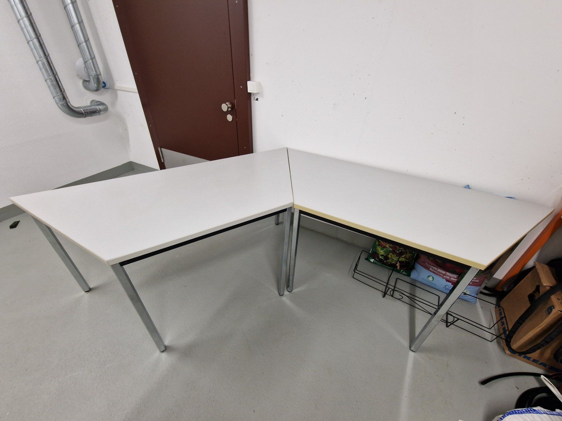 Tavoli: Tisch / Ecktisch – Usato da Spiez venduto da MyController
