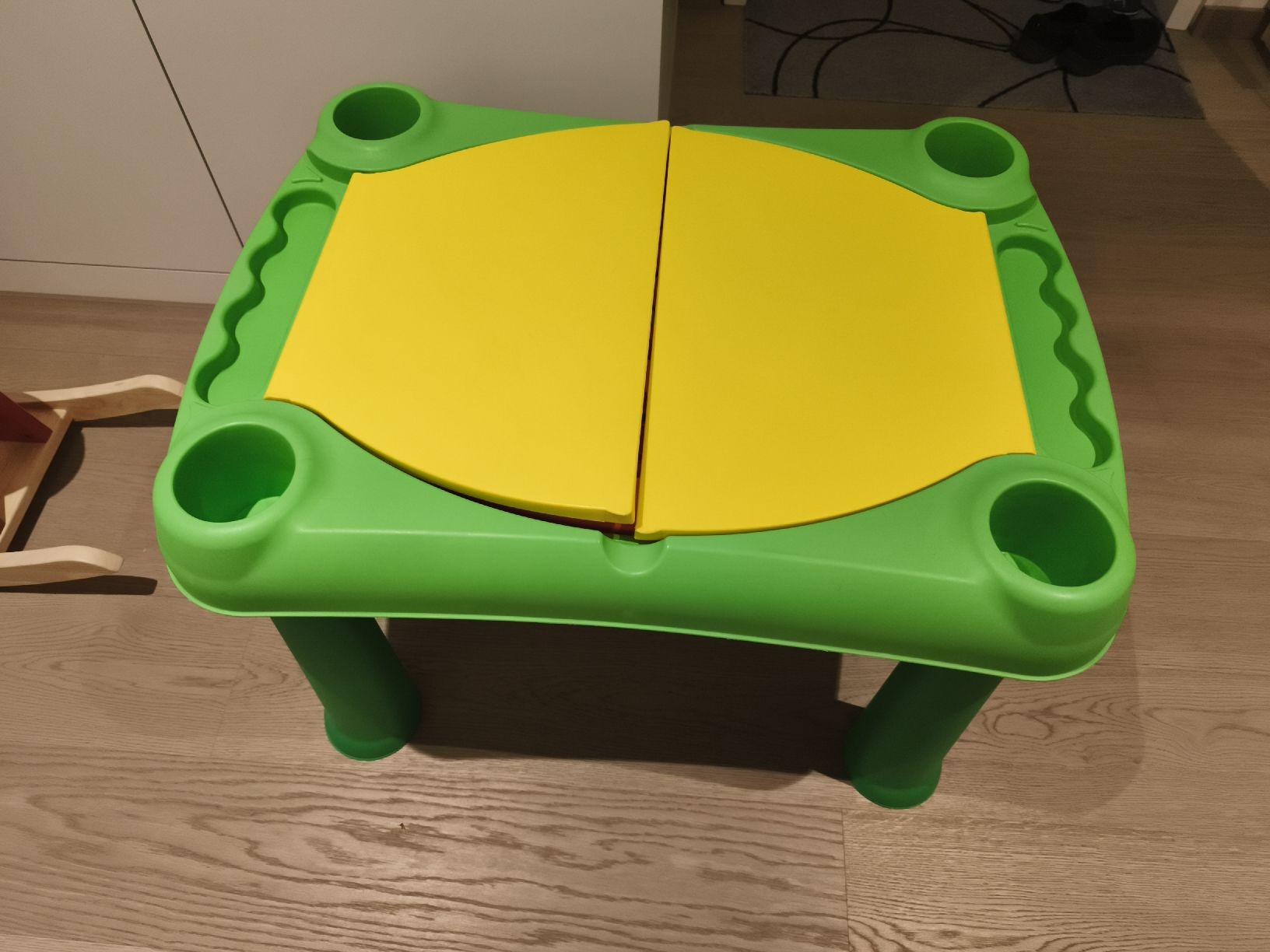 Giochi: Kinder Spieltisch mit Bausteinen – Usato da Ebmatingen venduto da Julia_U