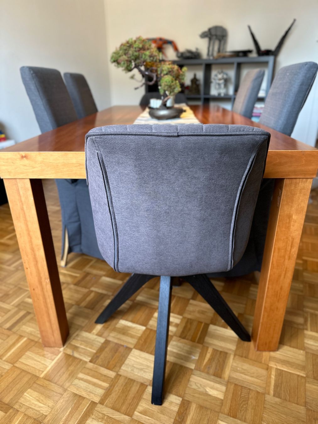 Interio Set de table et chaises: Premium Solid Cherry Wood Dining Table Set | 6–8 Seater – D'occasion à Zürich par Curated.Chapters 5