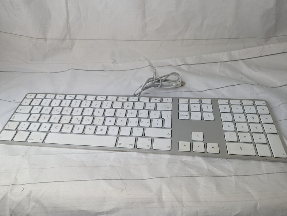 Apple Keyboard A1243 CH LAYOUT USB Kaufen auf Ricardo
