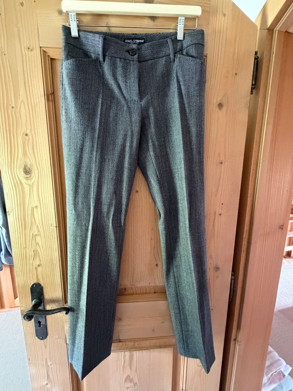 Dolce & Gabbana Completi & Tailleur: Dolce & Gabbana Anzug mit Leo Futter – Usato da Saanenmöser venduto da mel_hauswirth 4