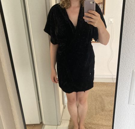 Samtkleid von &Other Stories, Gr. 36, Schwarz, Neuwertig