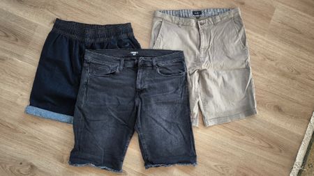 3x Shorts - 33 M/L