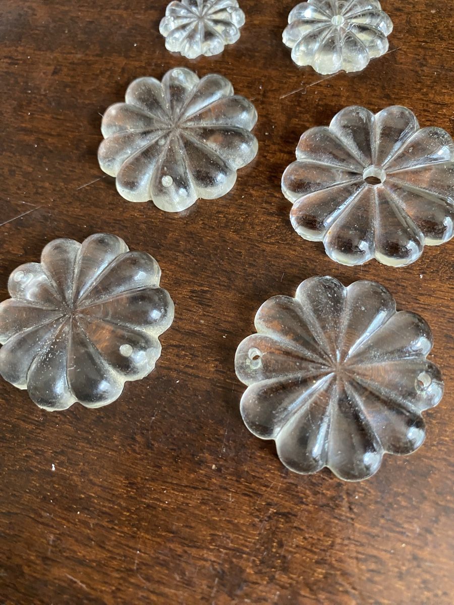 Tutte le decorazioni: Lot de rosettes en verre ancien: dimensions différentes – Usato da Genève venduto da Mar7319 1