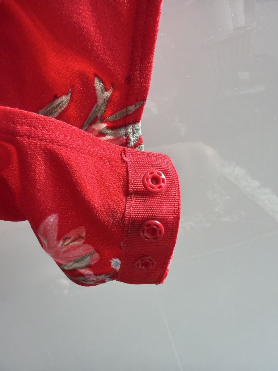 H&M Top: Body rot rot-weiss Blumen Grösse M – Usato da Stäfa venduto da Gioviii 3