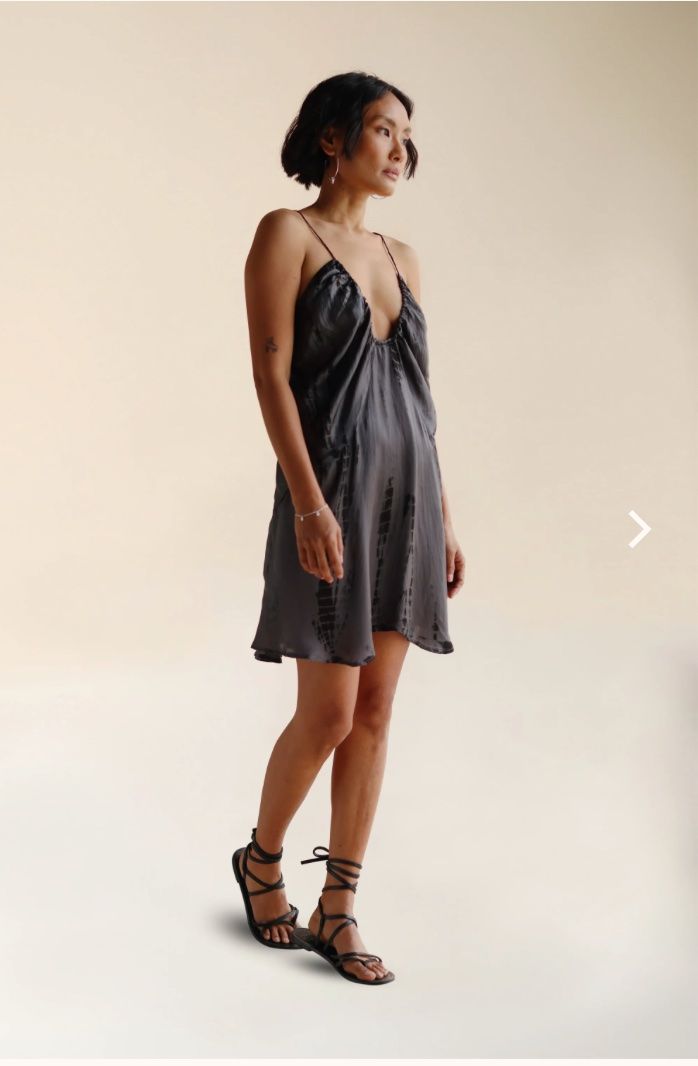 Robes: Zoe Mini, Satinkleid, Satin Cupro Fara – Neuf avec emballage d'origine à Zürich par Allegra_Stucki 5