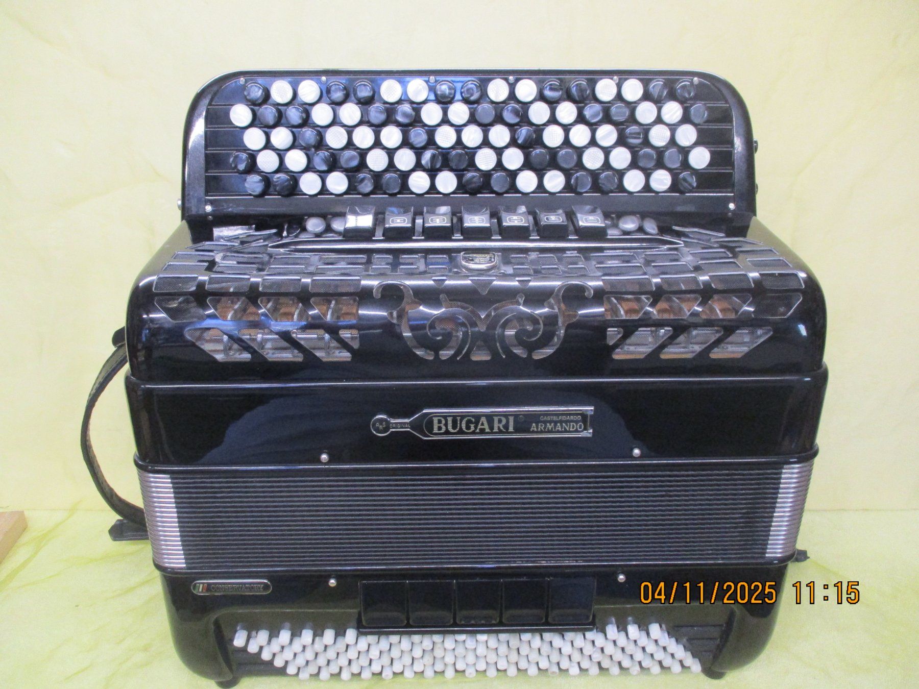 Strumenti musicali: Akkordeon Bugari 320 J/C Converter – Usato da Jegenstorf venduto da Oktavio 1