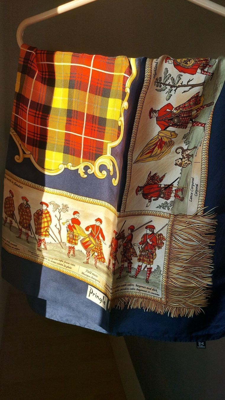 Foulard & Sciarpe: Pringle faulard – Usato da Winterthur venduto da ann_7lxx 2
