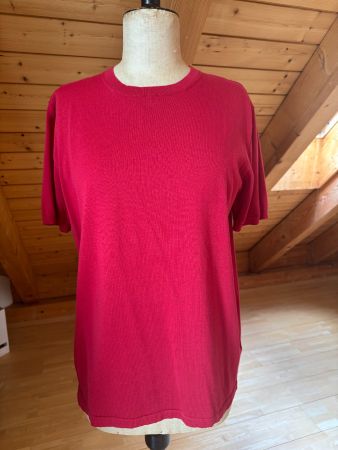 Rotes Sommer Strickshirt