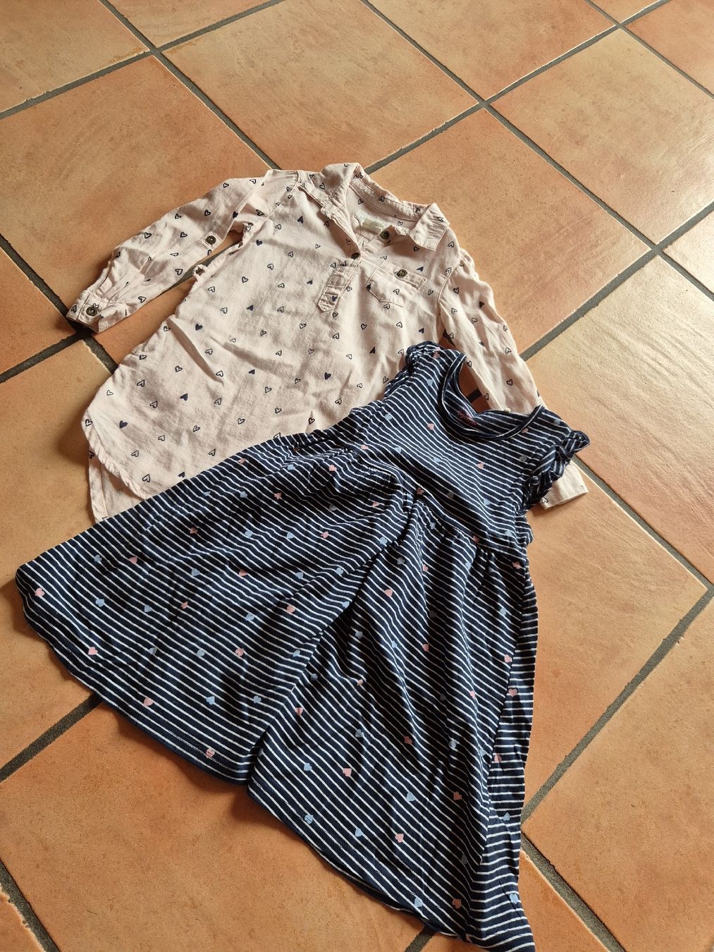 Lotti & Set di vestiti: Kleiderpaket 104/110 Mädchen – Usato da Wynigen venduto da La_Talpa 7