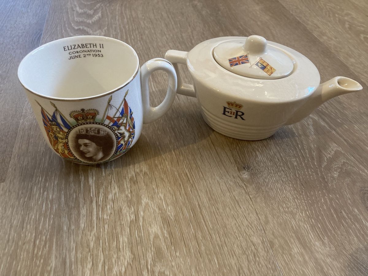 Tassen: Tasse und Teekanne – Gebraucht aus Grächen von jan_9wyc